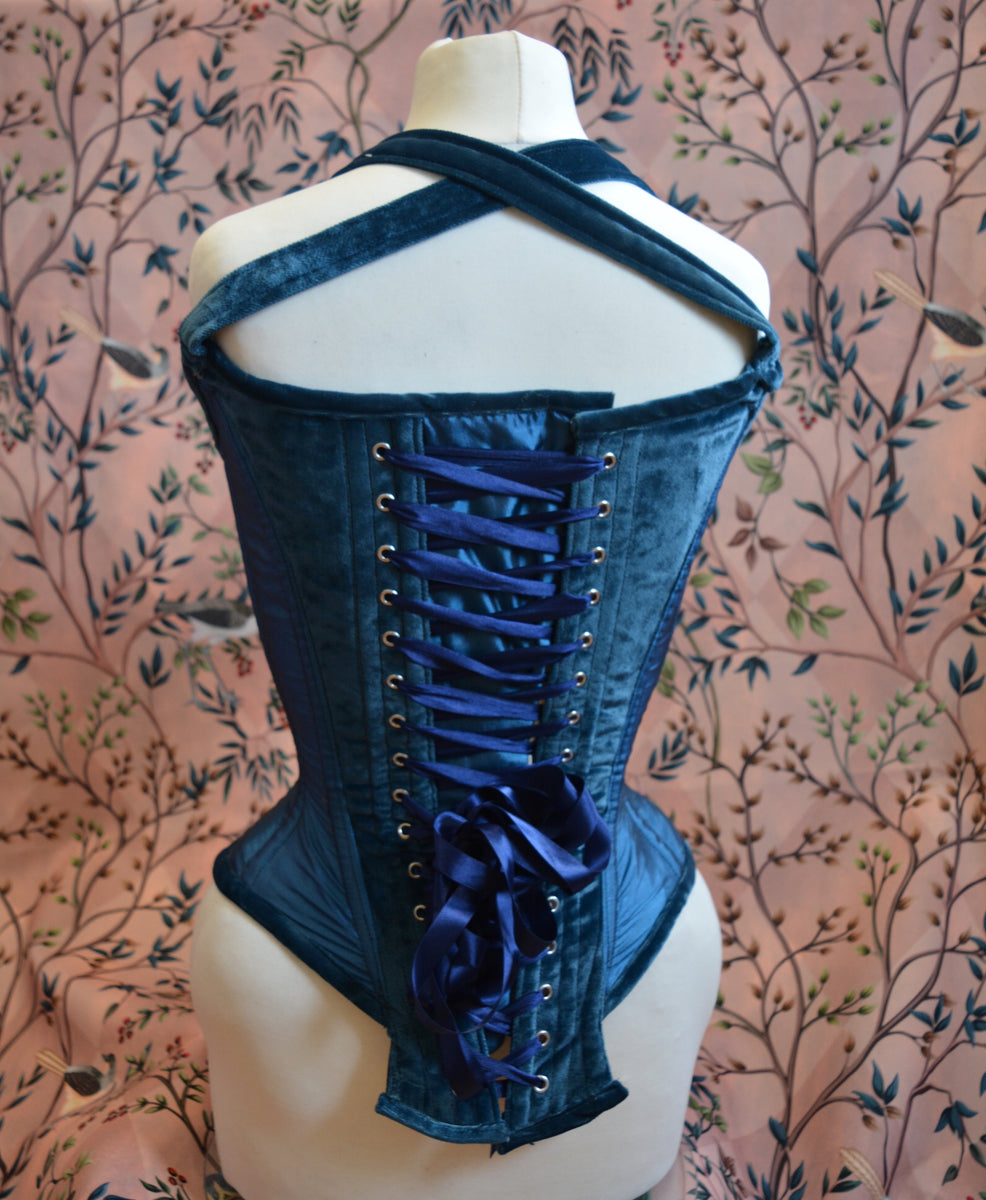 Kaat Tilley burgundy velvet underbust corset with black boning and long  back straps — 1990's - V A N II T A S